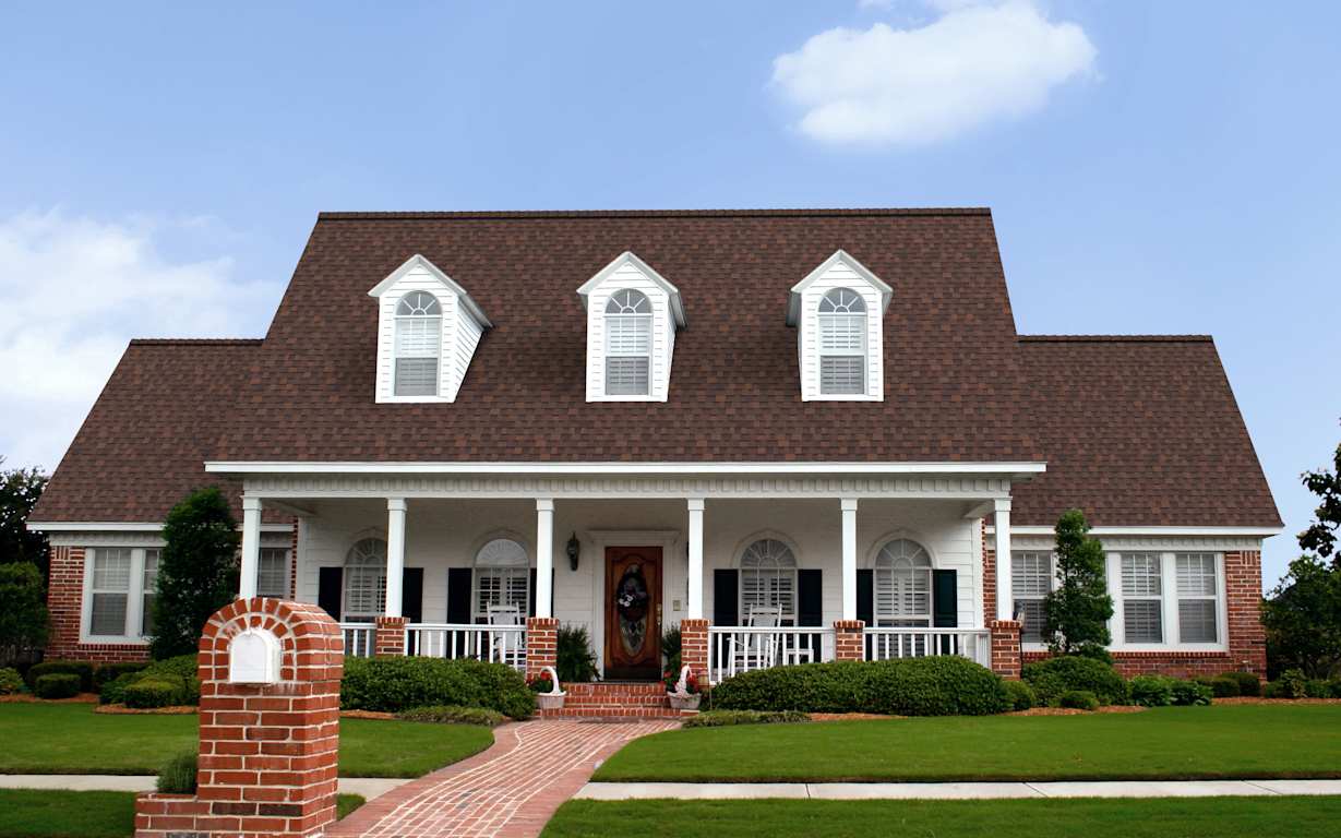 Owens Corning Oakridge shingles on a residential roof