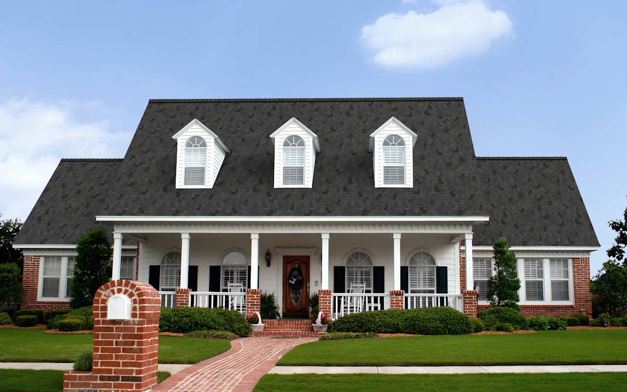 Owens Corning Woodmoor shingles on a residential roof
